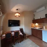 卡齐米秘密酒店